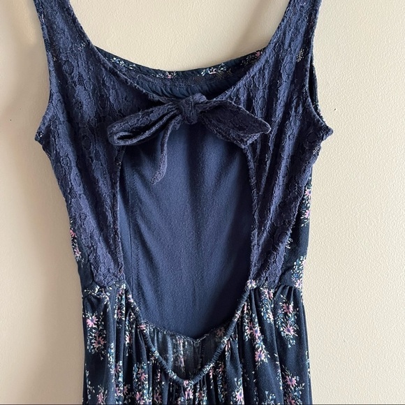 Abercrombie & Fitch • Floral Lace Trim Romper in Navy, Cutout Back, Size Small - Picture 11 of 14